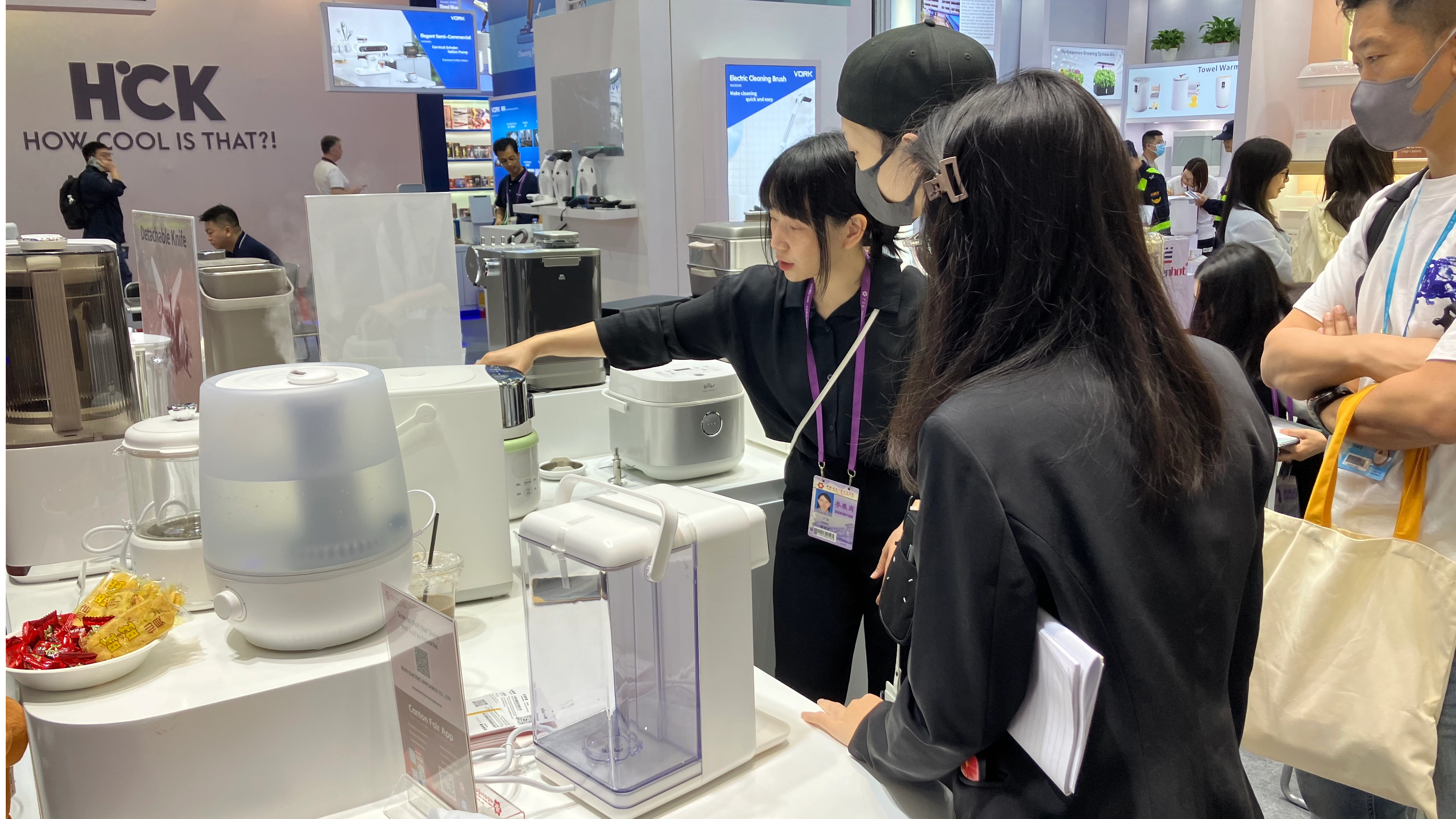 Thiết bị điện Bear kết th&uacute;c một buổi giới thiệu th&agrave;nh c&ocirc;ng tại Hội chợ Canton 2025